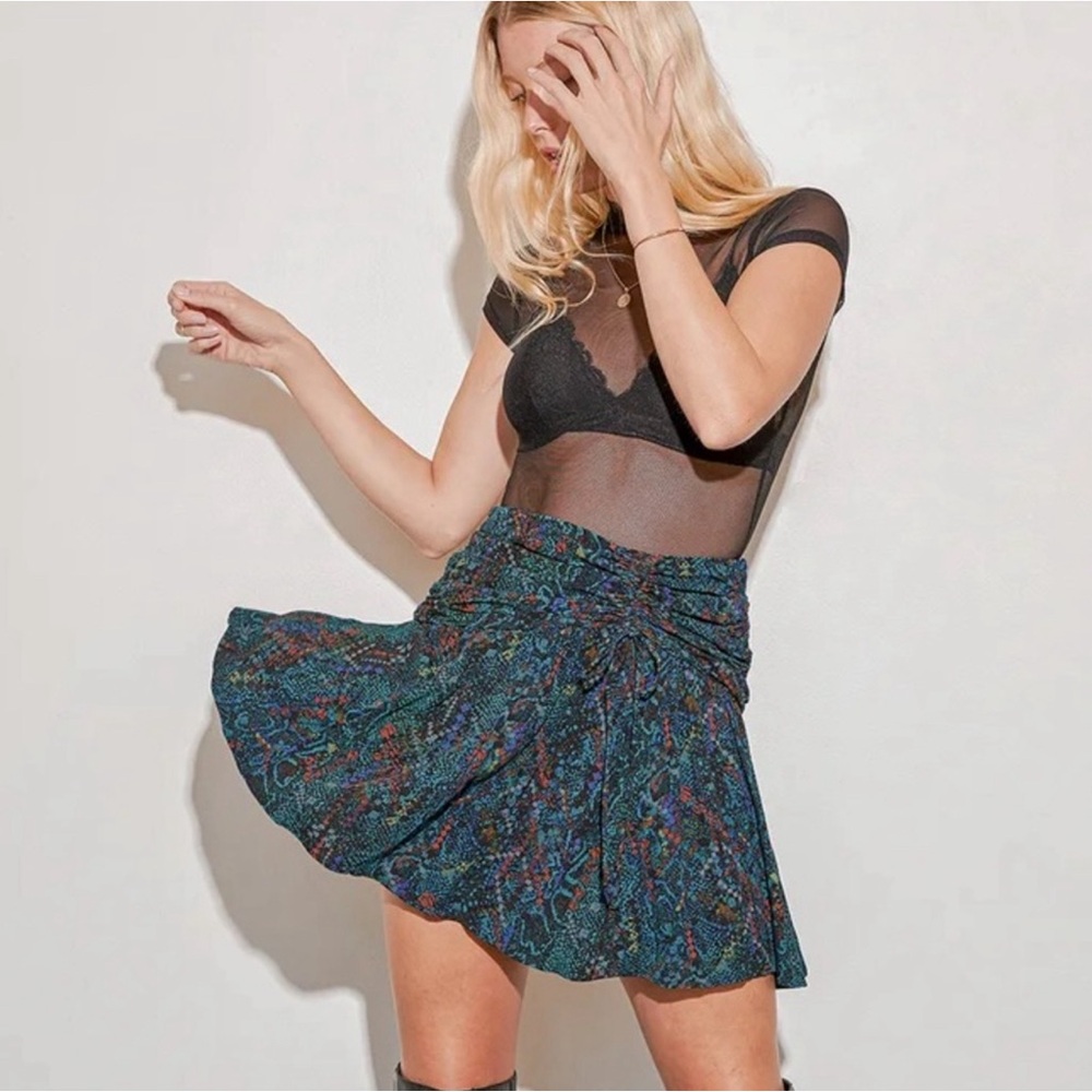 FREE PEOPLE Saturday Sun Mini Skirt Beautiful Rich Multicolor Pattern 0 XS